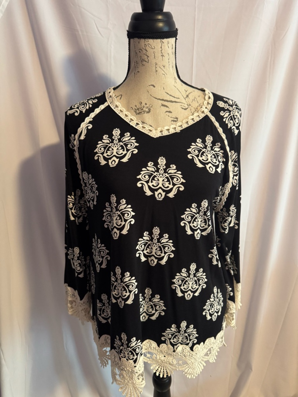 Chicos medallion Lace-Trimmed Black and White Print Women's blouse